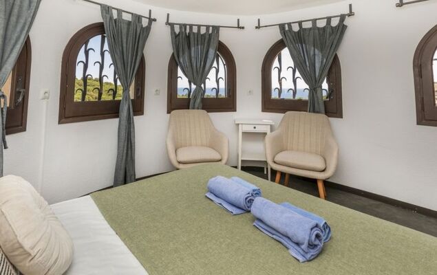 Castellet - Photo 16